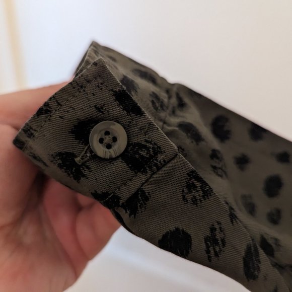 Anthropologie Cloth & Stone Olive Green Animal Print Buttondown Shirt - Picture 8 of 11